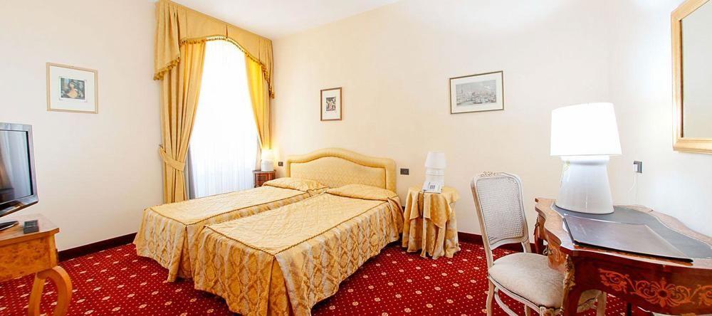 Grande Albergo Internazionale Brindisi Exterior photo