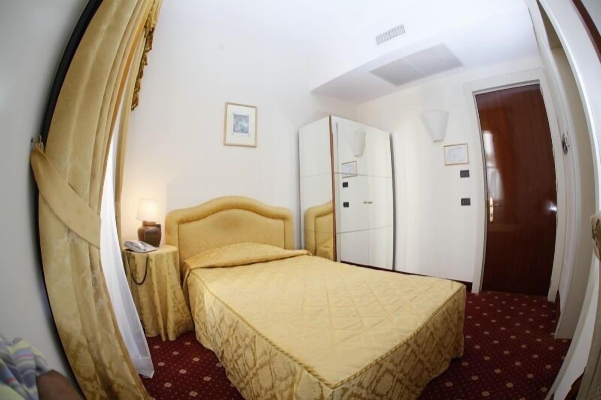 Grande Albergo Internazionale Brindisi Exterior photo
