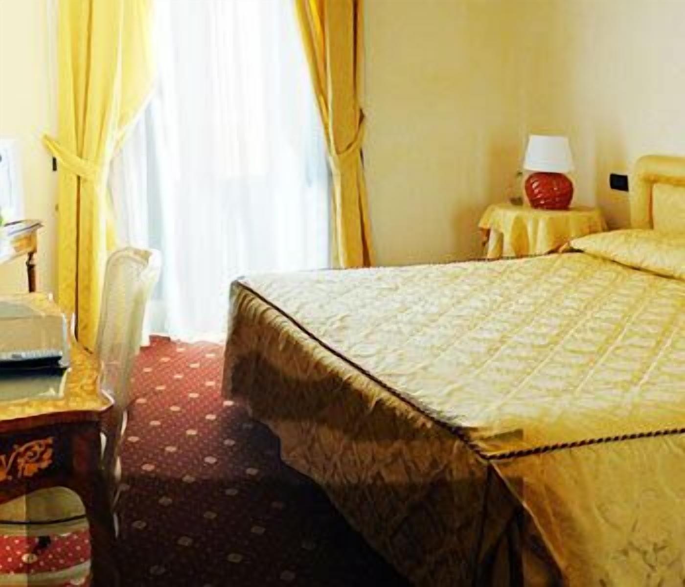 Grande Albergo Internazionale Brindisi Exterior photo