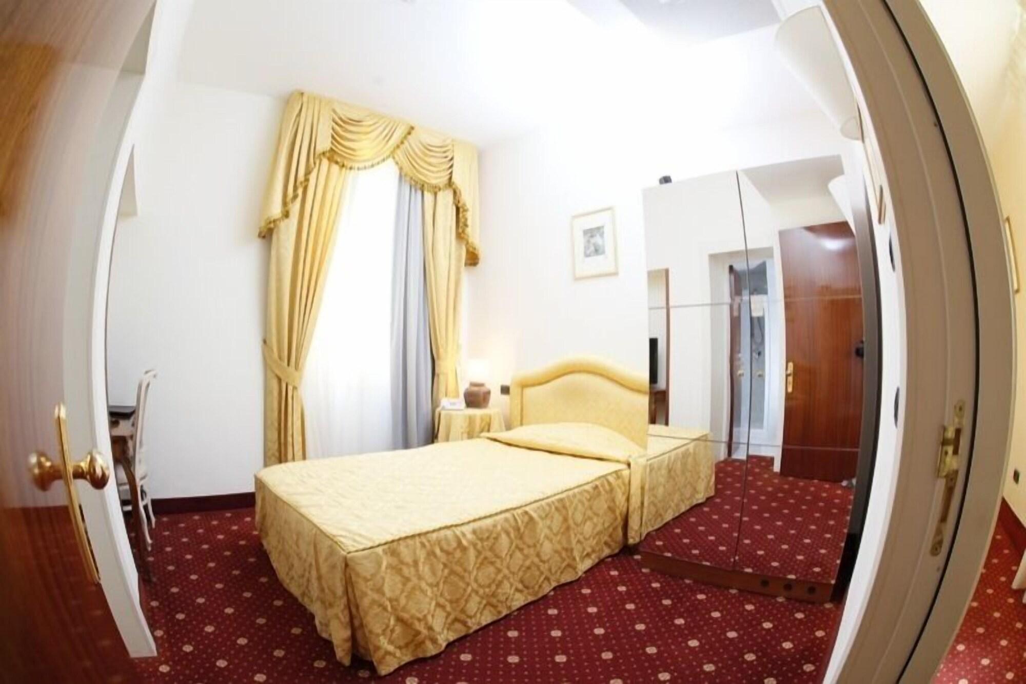 Grande Albergo Internazionale Brindisi Exterior photo