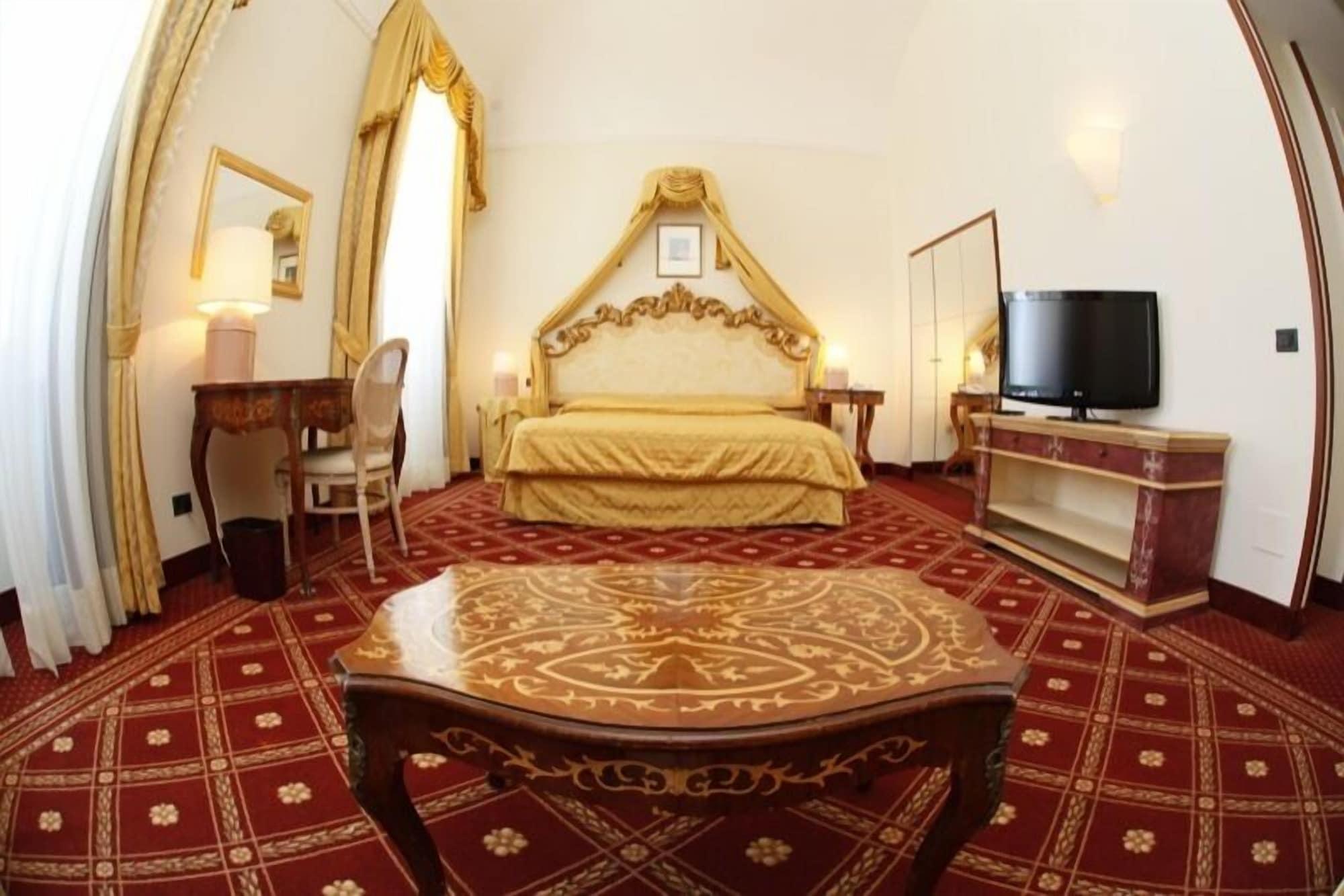 Grande Albergo Internazionale Brindisi Exterior photo