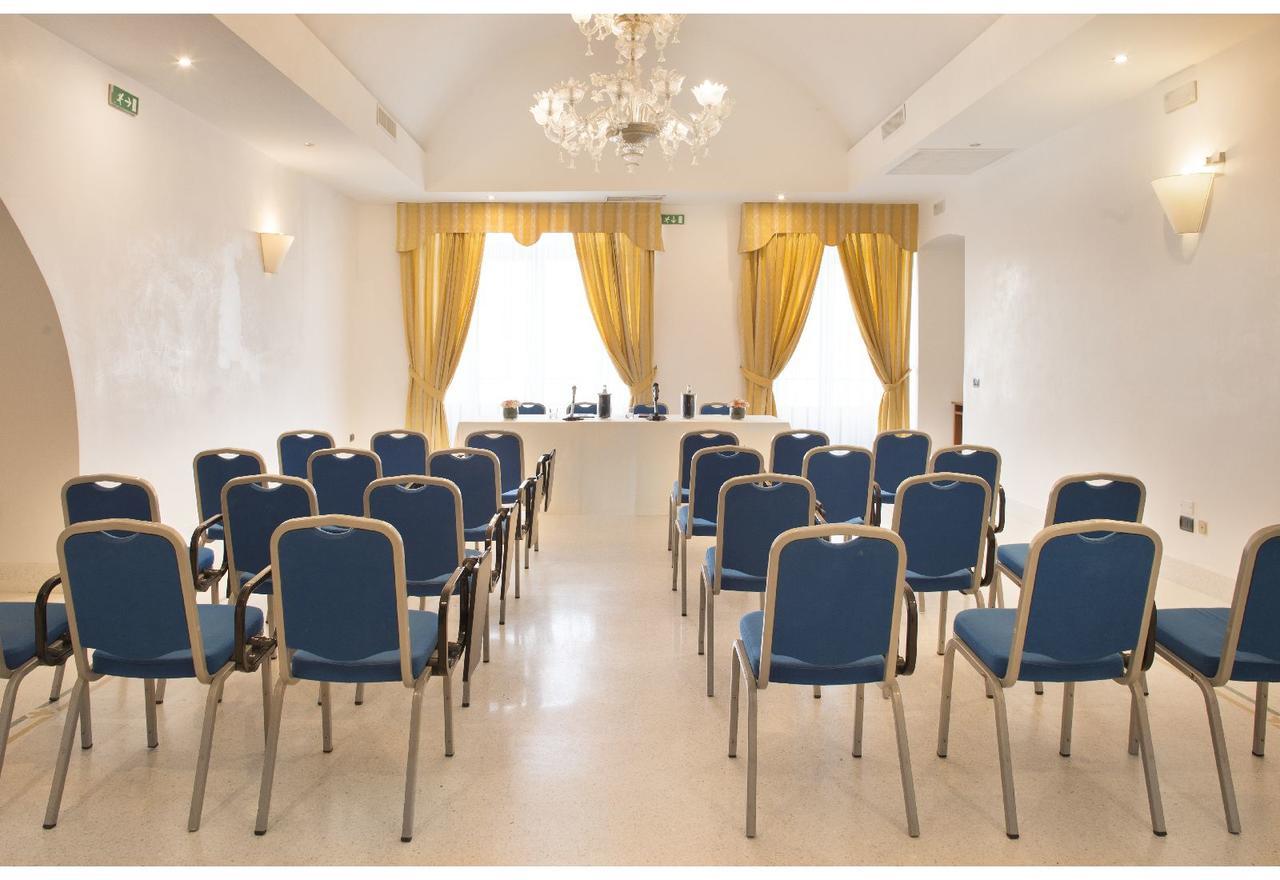 Grande Albergo Internazionale Brindisi Exterior photo